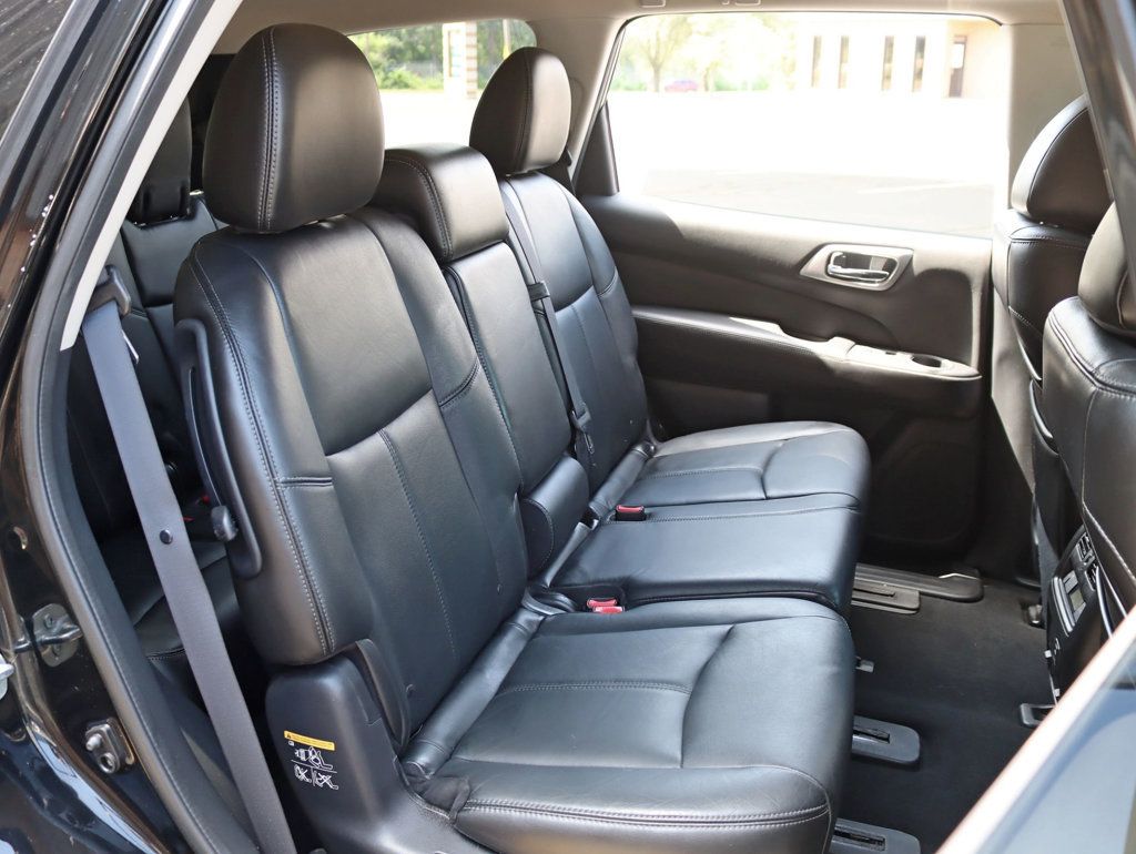 2013 Nissan Pathfinder SL photo 25