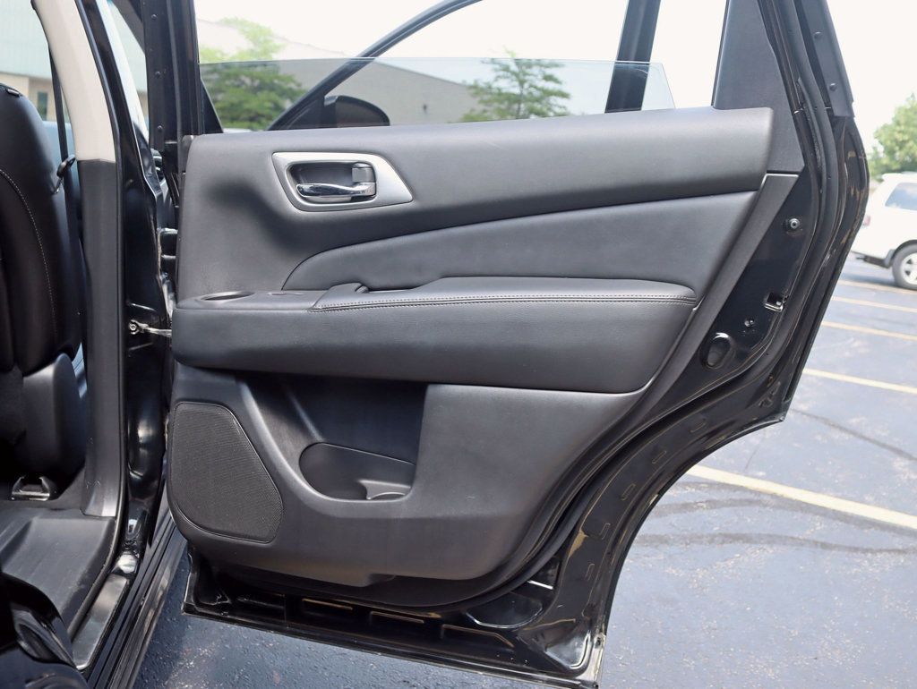 2013 Nissan Pathfinder SL photo 31