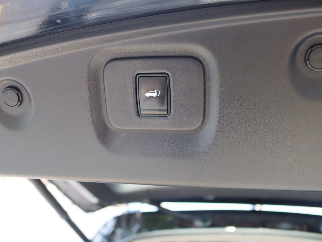 2013 Nissan Pathfinder SL photo 33