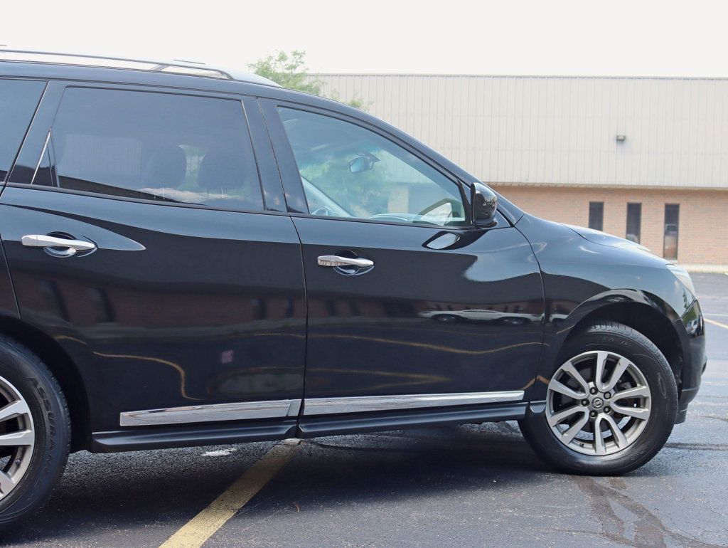 2013 Nissan Pathfinder SL photo 4