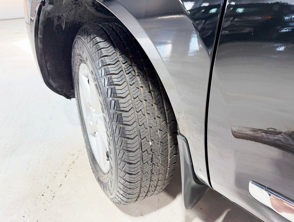 2013 Nissan Rogue S photo 3