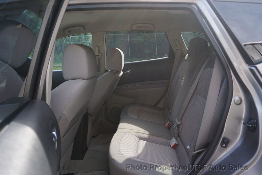 2013 Nissan Rogue AWD SV photo 11
