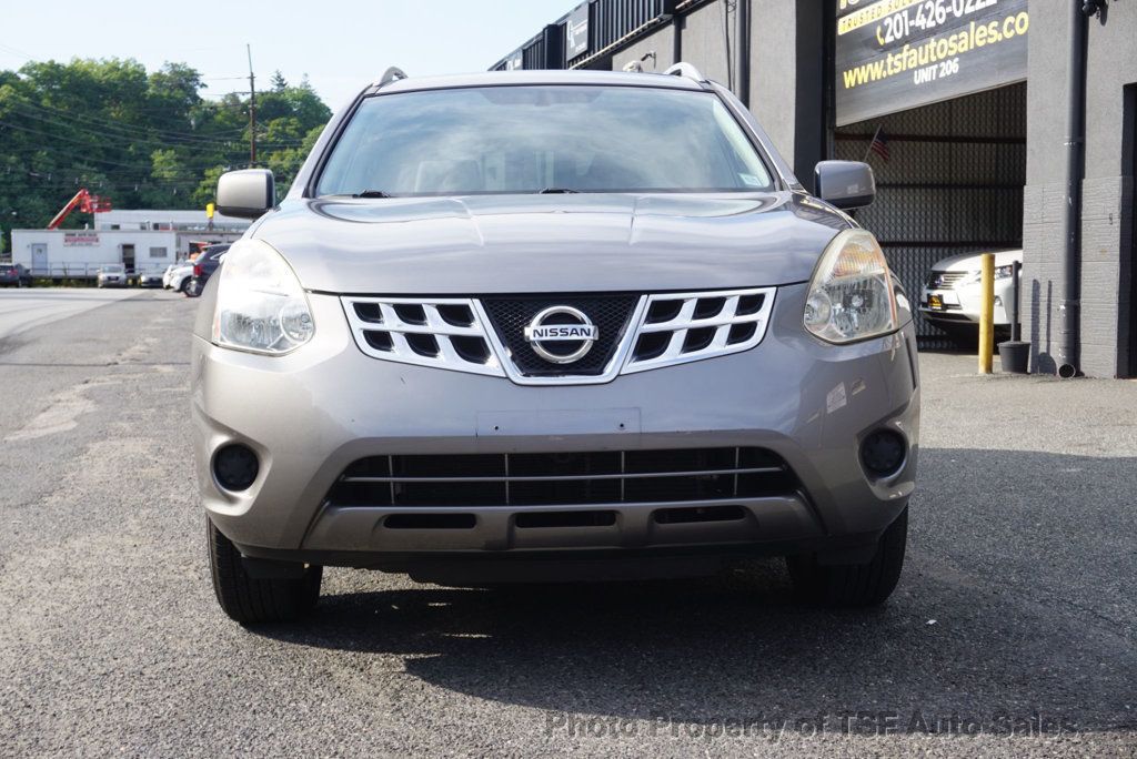 2013 Nissan Rogue AWD SV photo 2