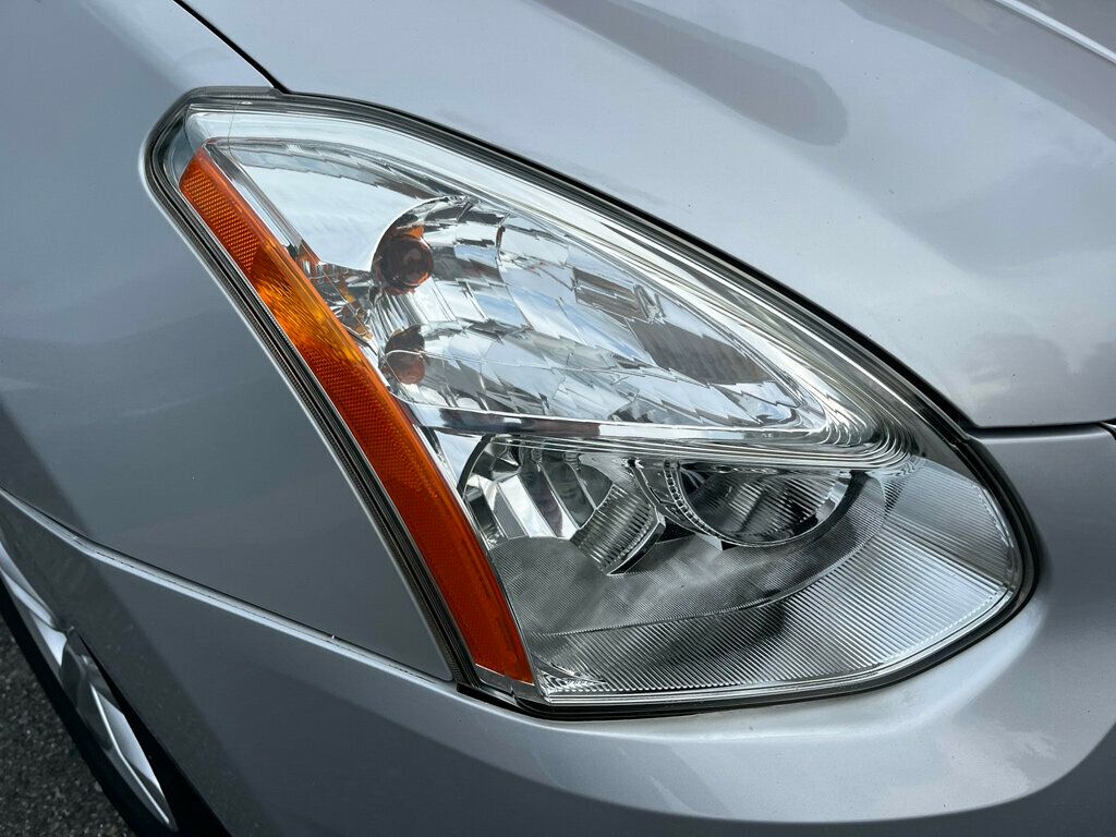 2013 Nissan Rogue SV photo 8