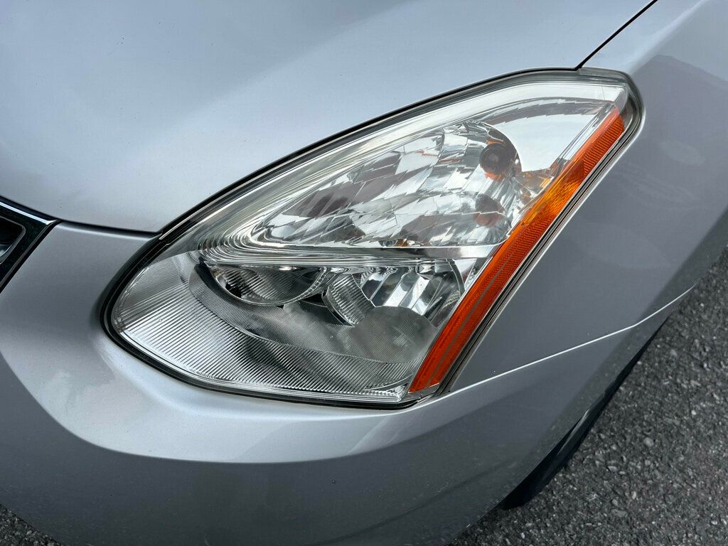 2013 Nissan Rogue SV photo 9
