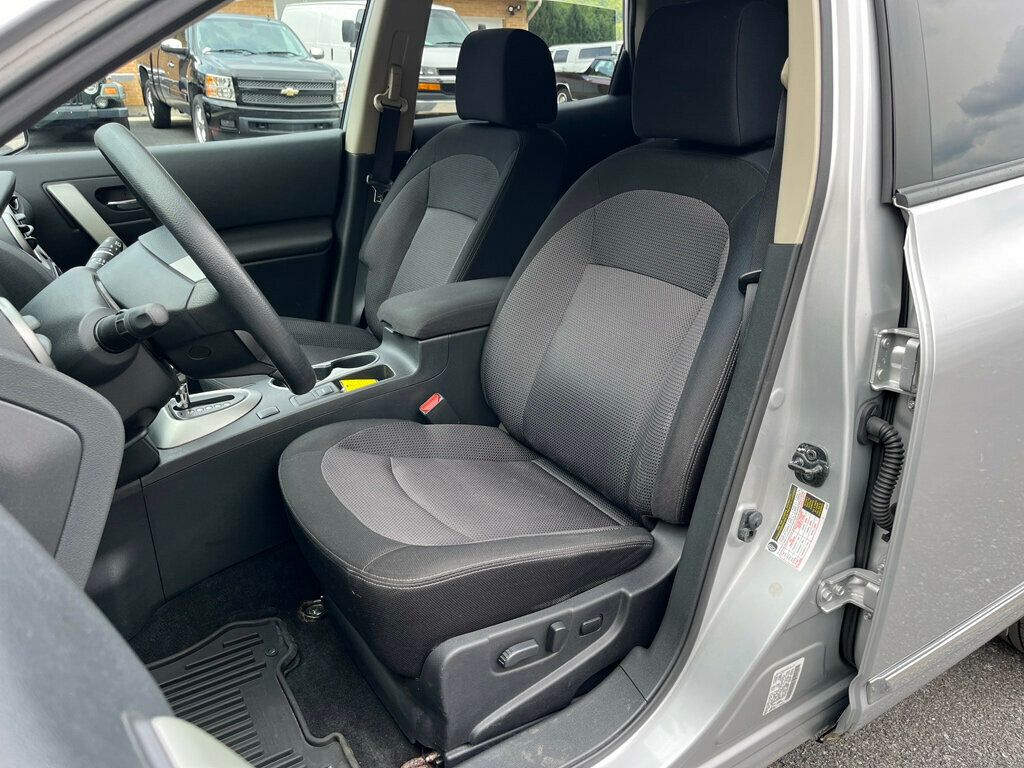 2013 Nissan Rogue SV photo 10