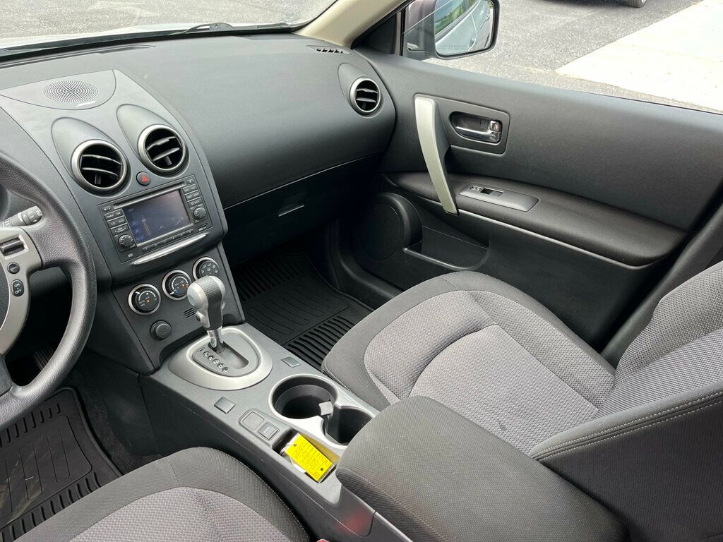 2013 Nissan Rogue SV photo 15