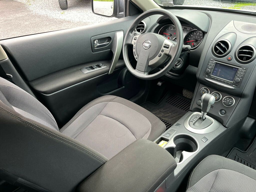 2013 Nissan Rogue SV photo 27