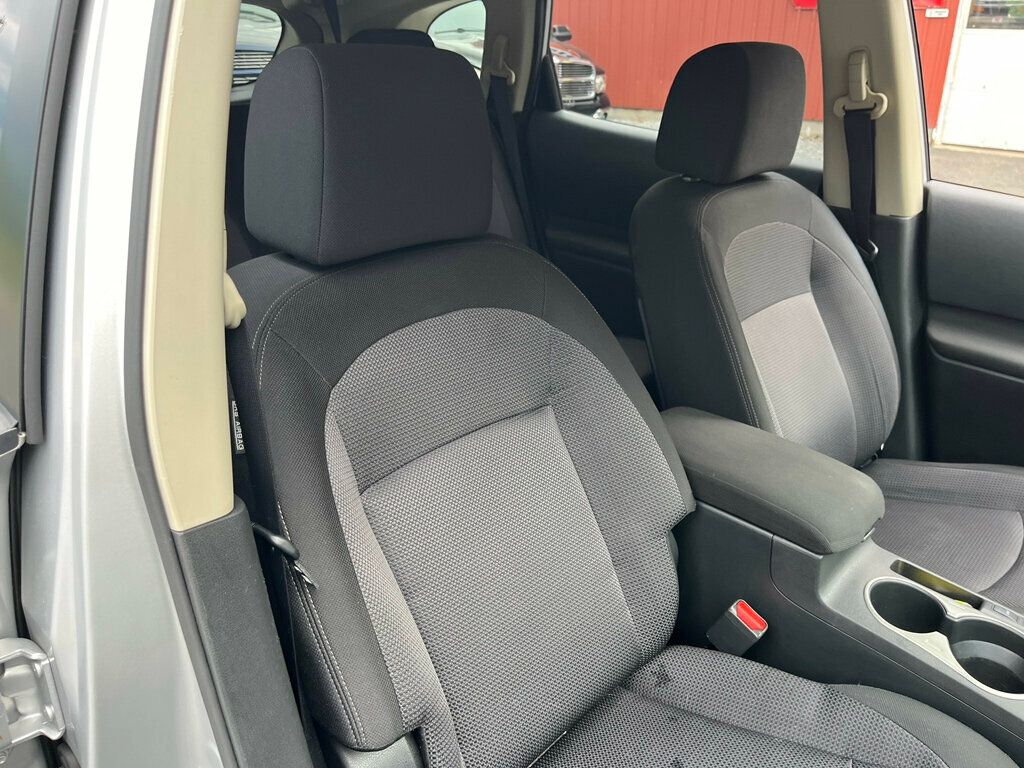 2013 Nissan Rogue SV photo 30