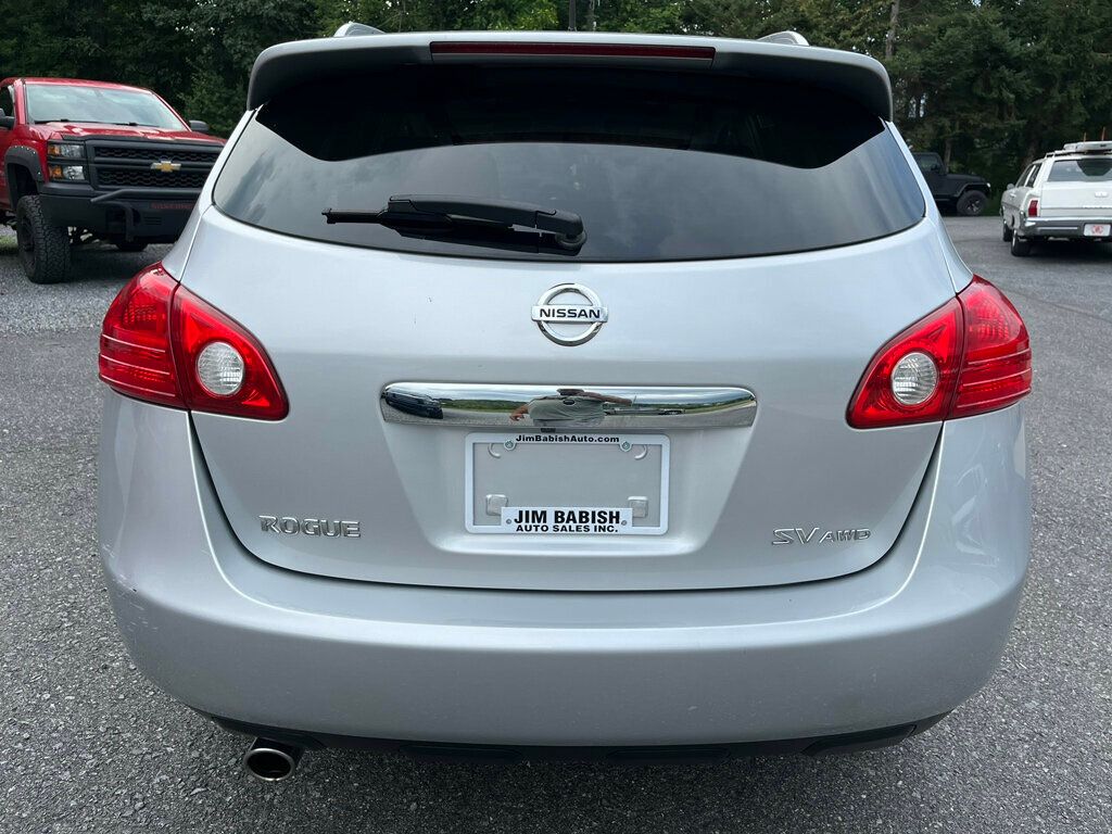 2013 Nissan Rogue SV photo 3