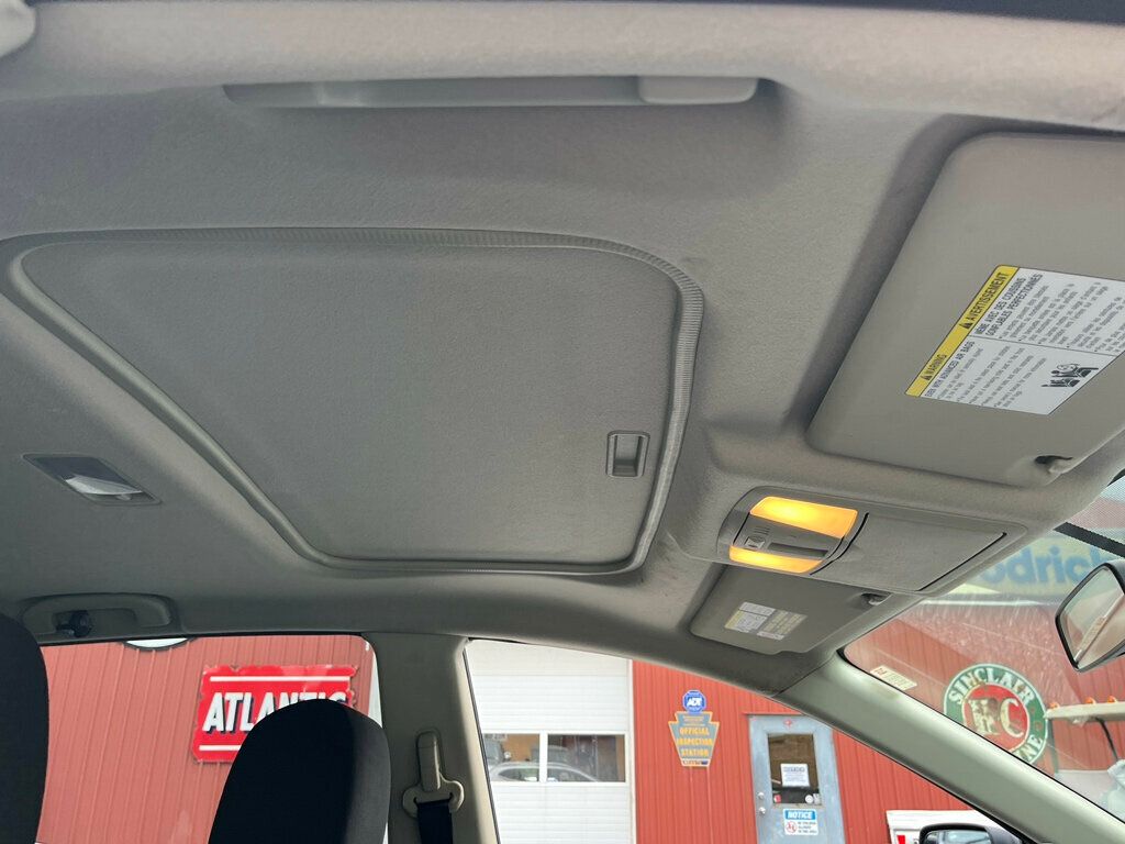 2013 Nissan Rogue SV photo 34