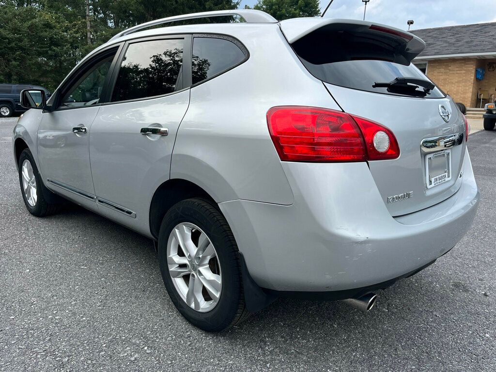 2013 Nissan Rogue SV photo 4