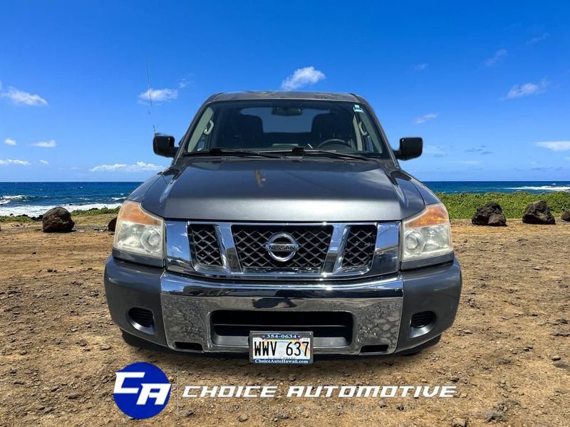 2013 Nissan Titan SV photo 9