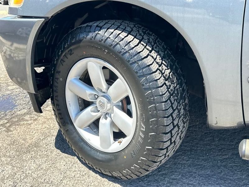 2013 Nissan Titan SV photo 10