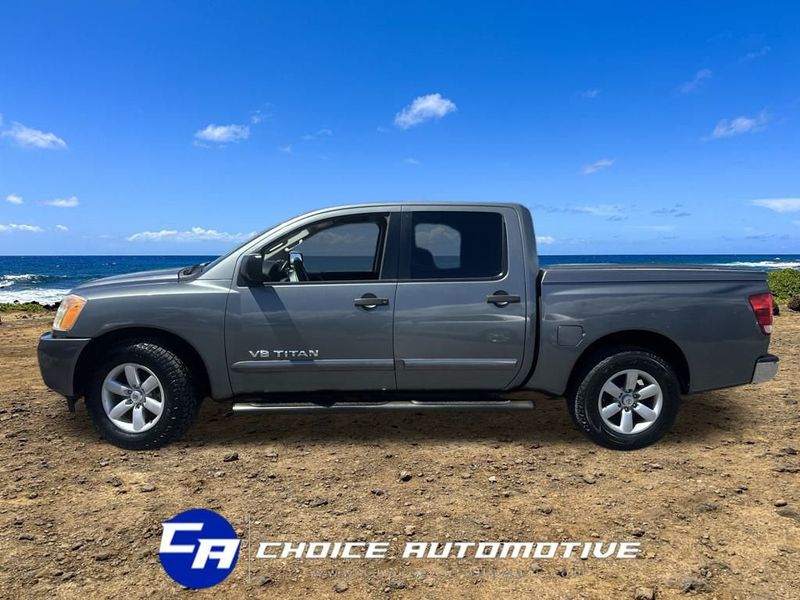 2013 Nissan Titan SV photo 3