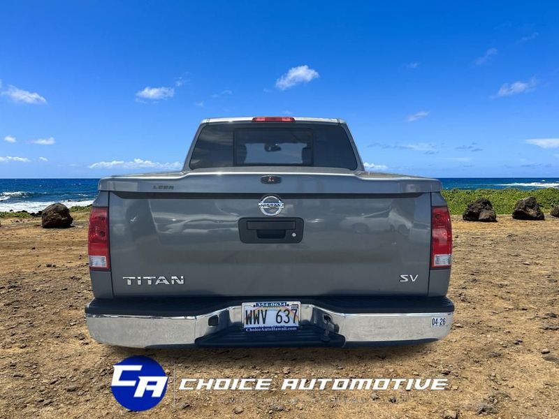 2013 Nissan Titan SV photo 5