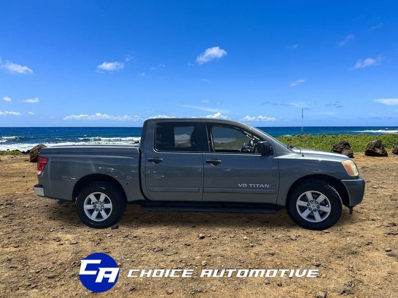2013 Nissan Titan SV photo 7