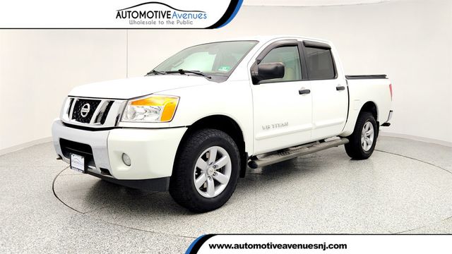 2013 Nissan Titan 4WD Crew Cab SWB SV - 22971694 - 0