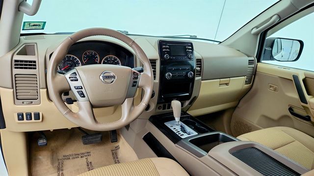 2013 Nissan Titan 4WD Crew Cab SWB SV - 22971694 - 11