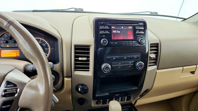 2013 Nissan Titan 4WD Crew Cab SWB SV - 22971694 - 16