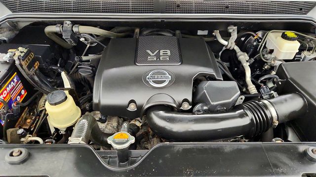 2013 Nissan Titan 4WD Crew Cab SWB SV - 22971694 - 25