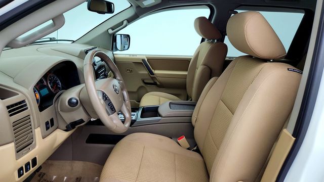 2013 Nissan Titan 4WD Crew Cab SWB SV with Value Truck Package - 22971694 - 18