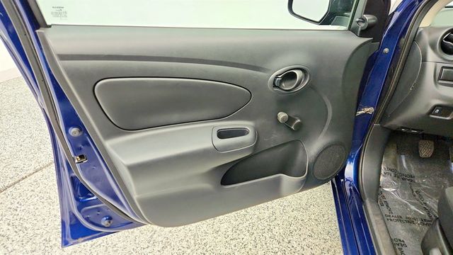 2013 Nissan Versa 4dr Sedan Manual 1.6 S - 22962920 - 9