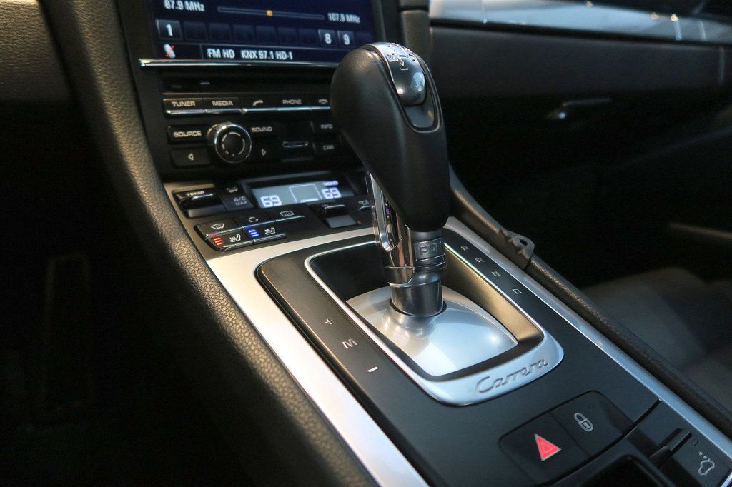 2013 Porsche 911 Coupe photo 21