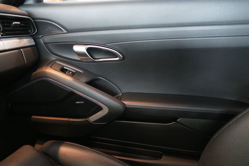 2013 Porsche 911 Coupe photo 26
