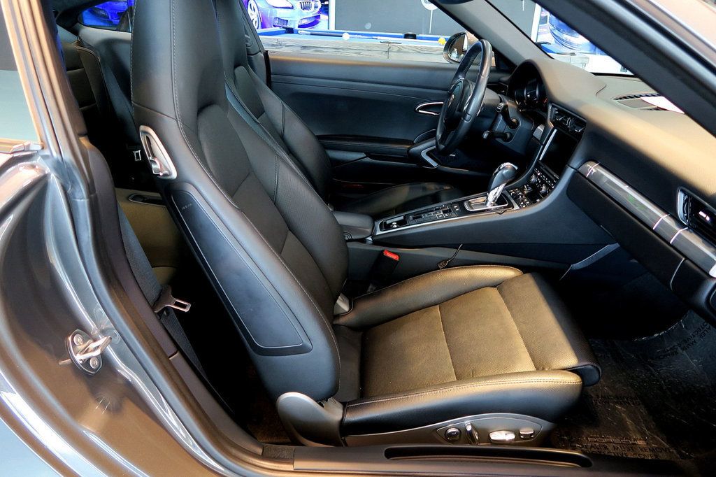 2013 Porsche 911 Coupe photo 28