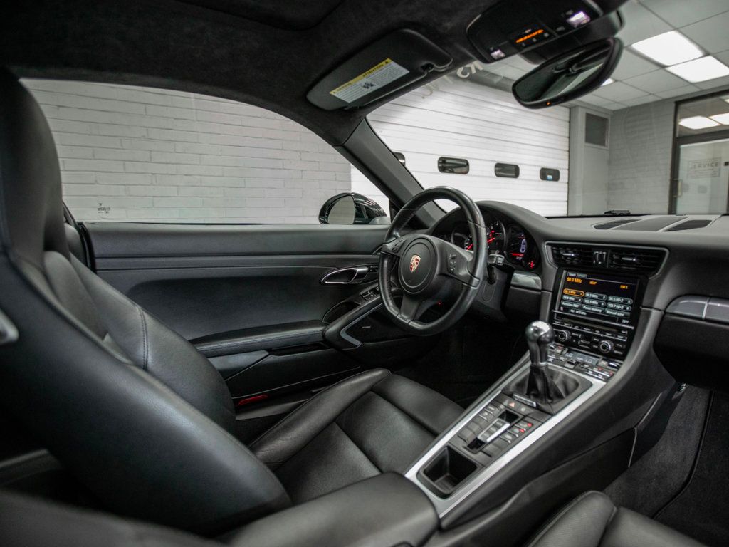 2013 Porsche 911 Coupe photo 14