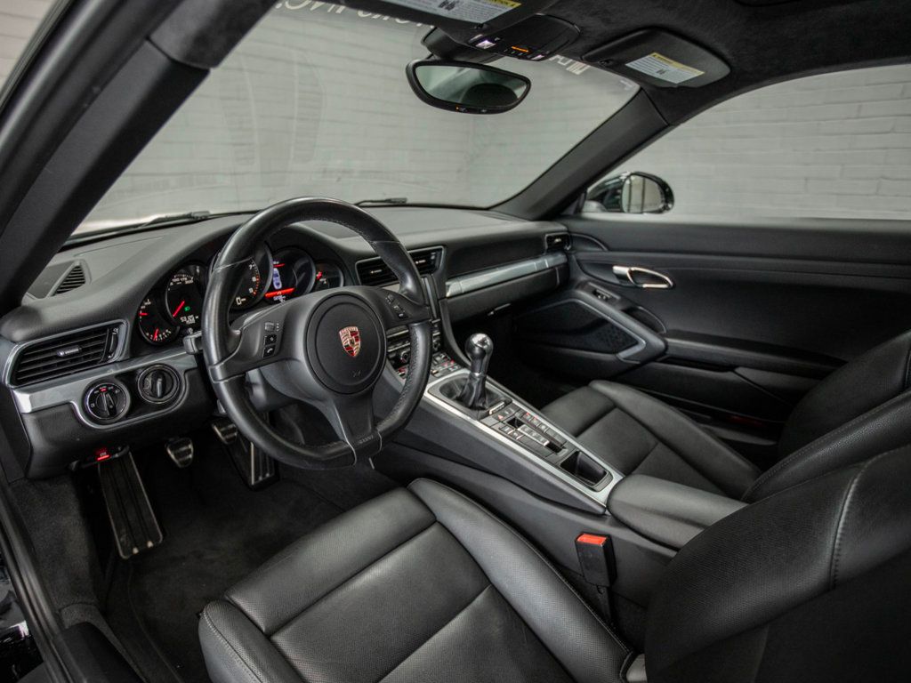 2013 Porsche 911 Coupe photo 16