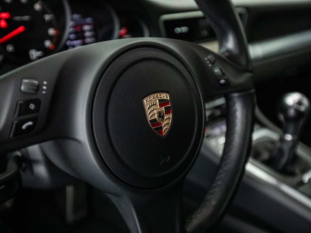 2013 Porsche 911 Coupe photo 17