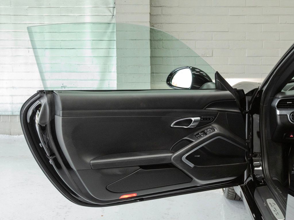 2013 Porsche 911 Coupe photo 27