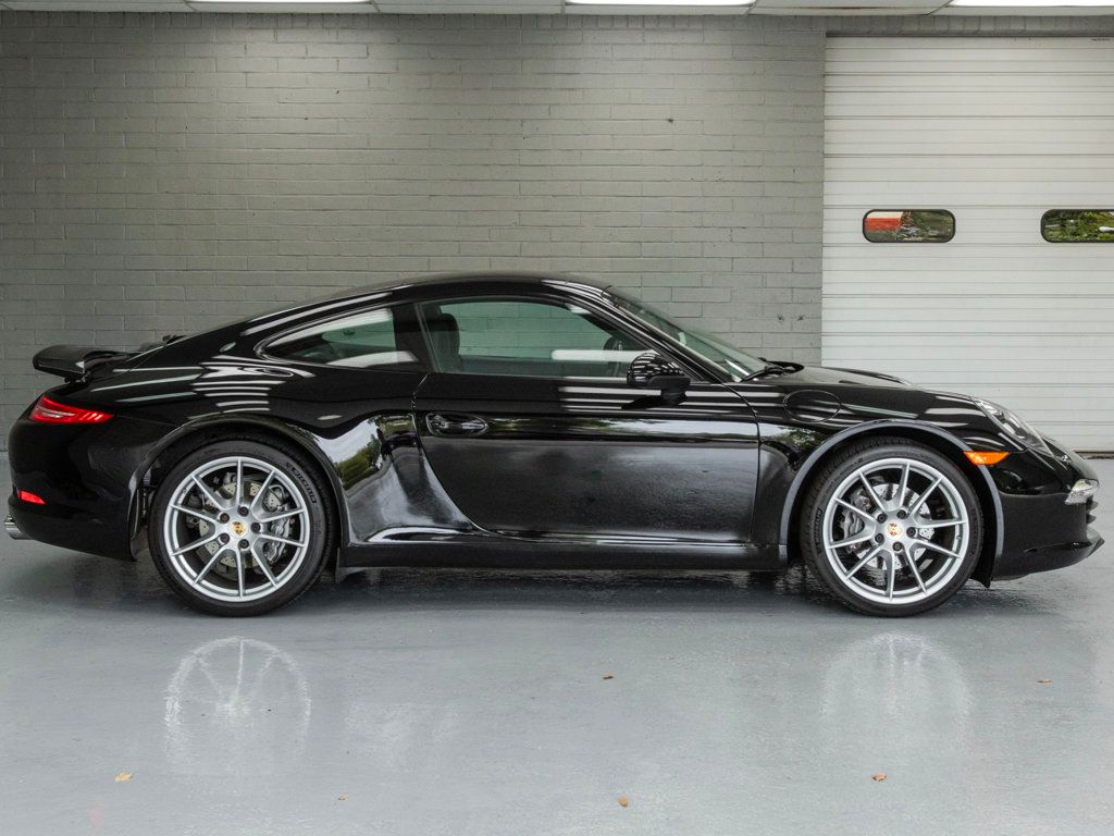 2013 Porsche 911 Coupe photo 3