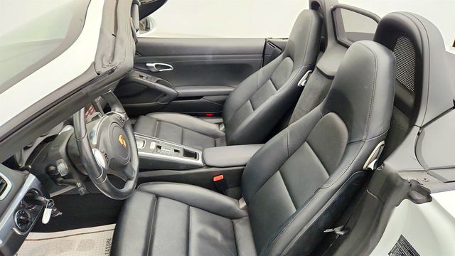 2013 Porsche Boxster 2dr Roadster w/ Premium Pkg, PDK, Sport Chrono Pkg, PASM & PDLS - 23032686 - 17