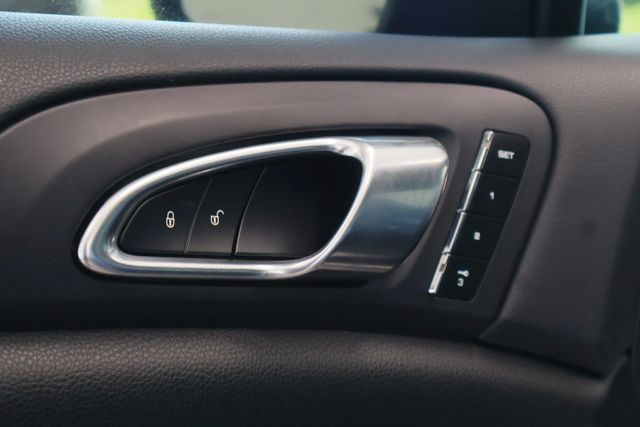 2013 Porsche Cayenne AWD 4dr GTS - 23037293 - 19