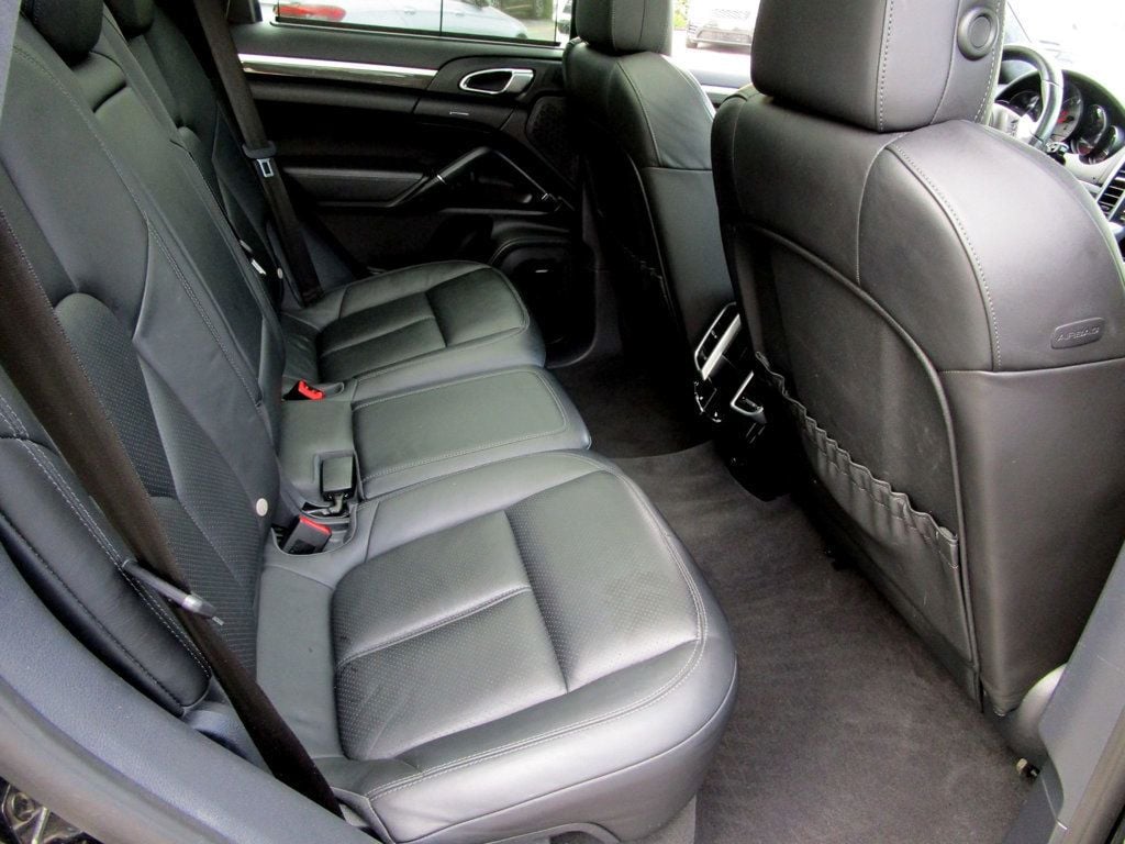 2013 Porsche Cayenne AWD 4dr GTS - 23076132 - 17