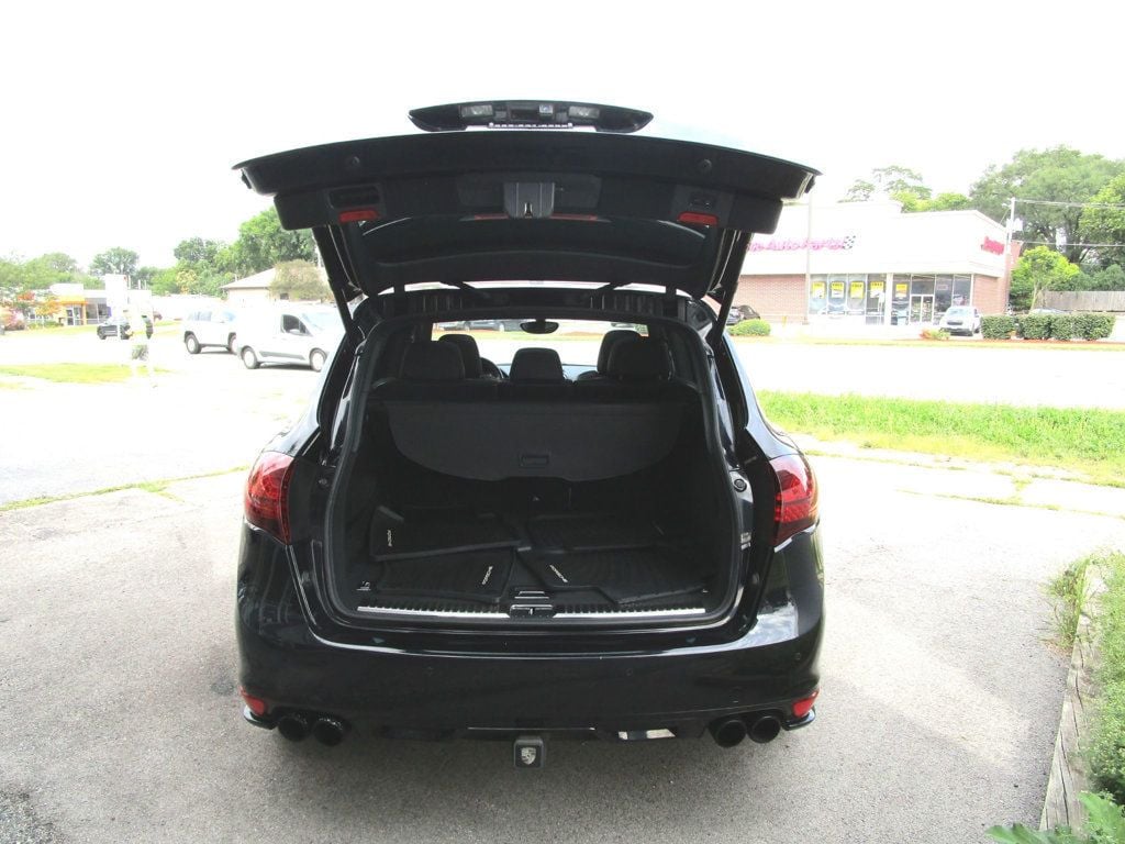 2013 Porsche Cayenne AWD 4dr GTS - 23076132 - 31