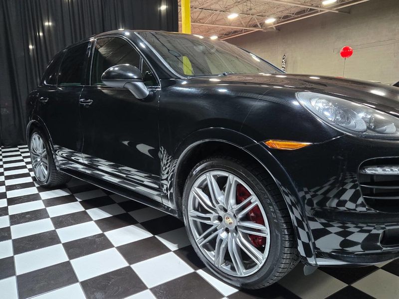 2013 Porsche Cayenne AWD 4dr GTS - 22958109 - 30