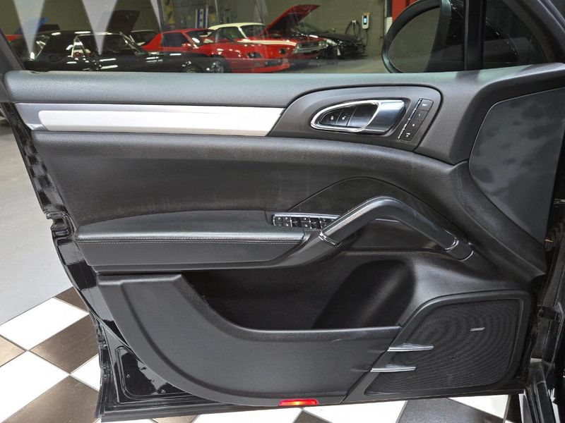 2013 Porsche Cayenne AWD 4dr GTS - 22958109 - 63