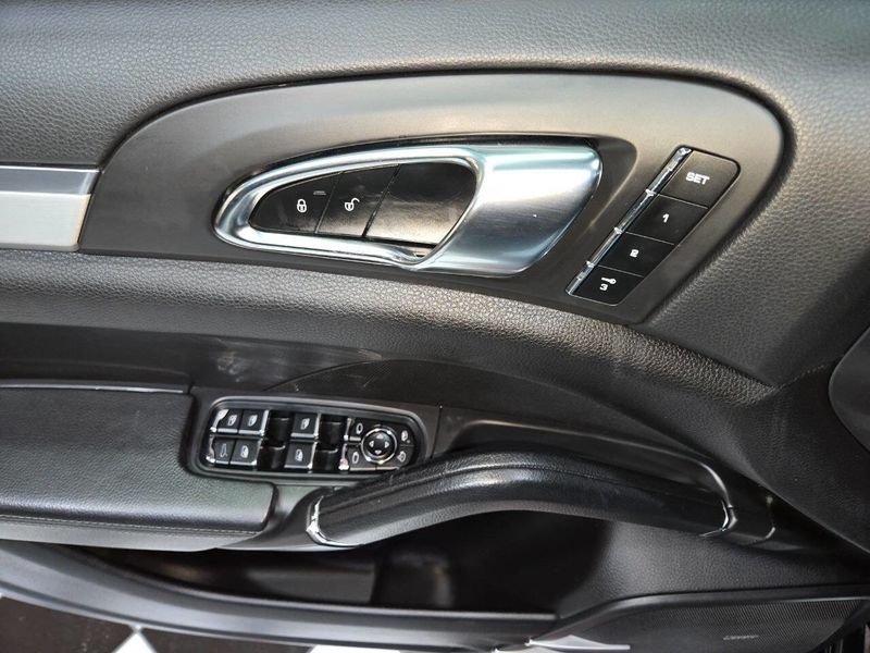 2013 Porsche Cayenne AWD 4dr GTS - 22958109 - 75