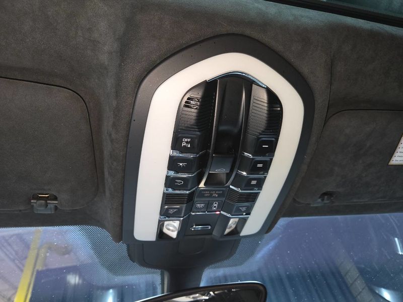 2013 Porsche Cayenne AWD 4dr GTS - 22958109 - 76