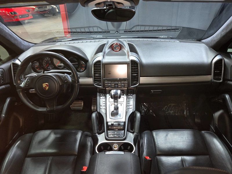 2013 Porsche Cayenne AWD 4dr GTS - 22958109 - 8