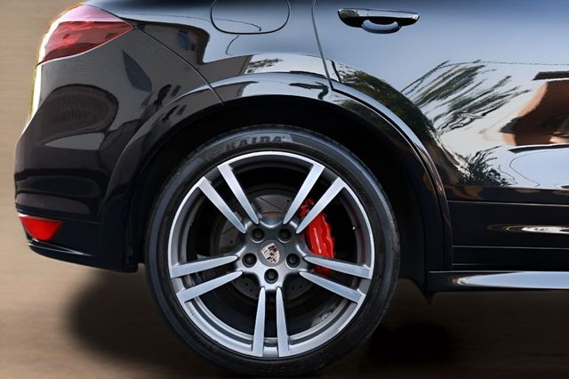 2013 Porsche Cayenne AWD 4dr GTS - 23028587 - 11