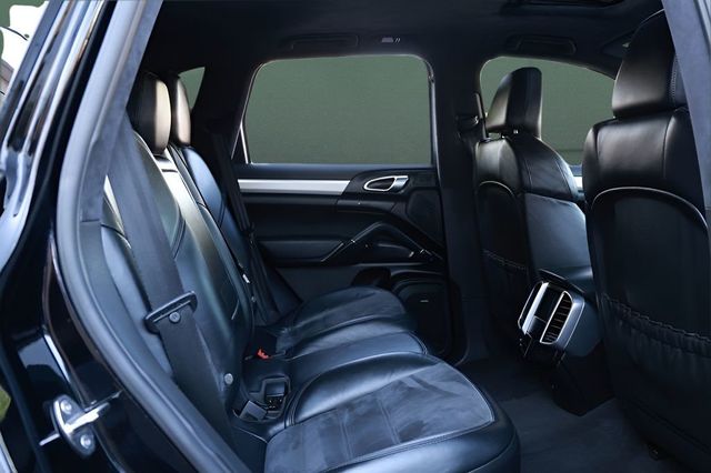 2013 Porsche Cayenne AWD 4dr GTS - 23028587 - 20