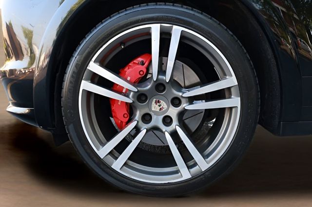 2013 Porsche Cayenne AWD 4dr GTS - 23028587 - 47