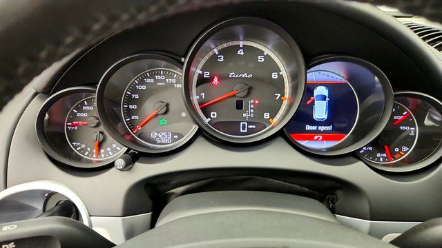2013 Porsche Cayenne AWD 4dr Turbo - 23089768 - 14