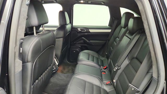 2013 Porsche Cayenne AWD 4dr Turbo - 23089768 - 20