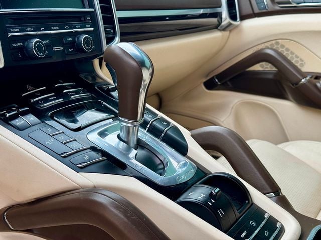 2013 Porsche Cayenne Base Trim - 23025609 - 10